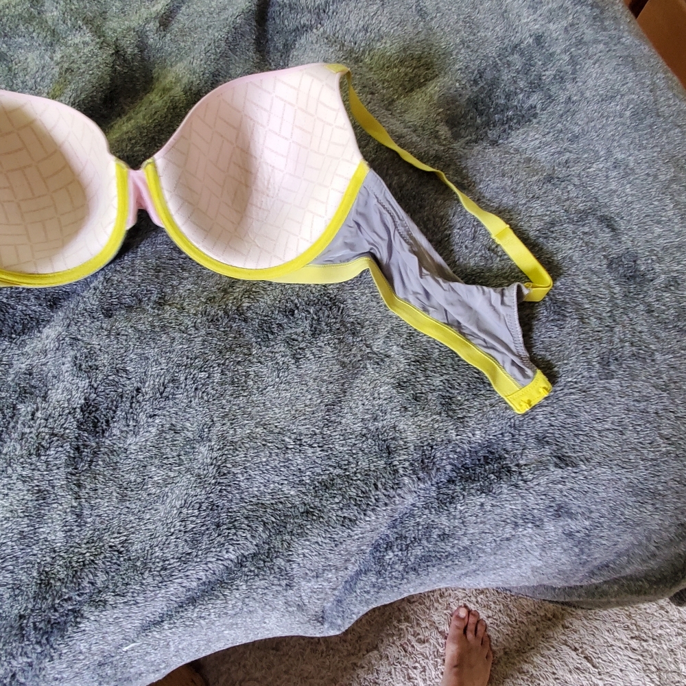 Bra - Picture 6 of 9